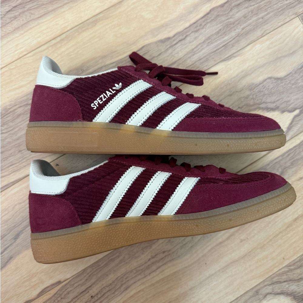 Adidas spezial burgundy maroon corduroy women’s size 7 sneakers